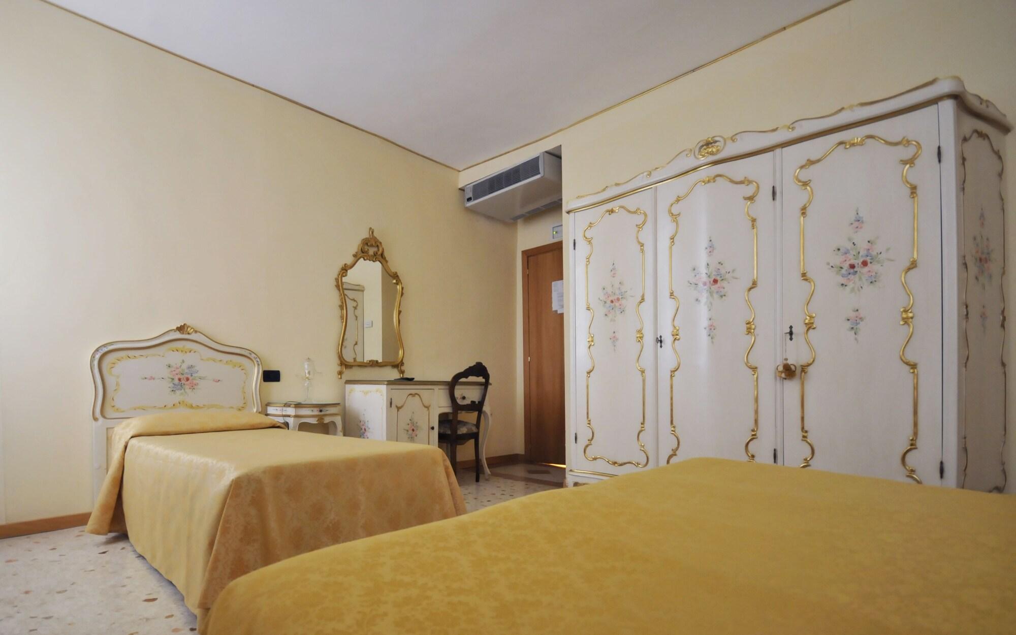 กา เลออน โดโร Hotel เวนิส ภายนอก รูปภาพ